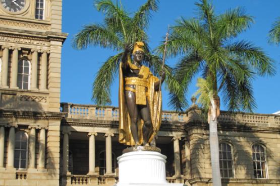 See the statue of King Kamehameha, the founder of the Kingdom of Hawaii