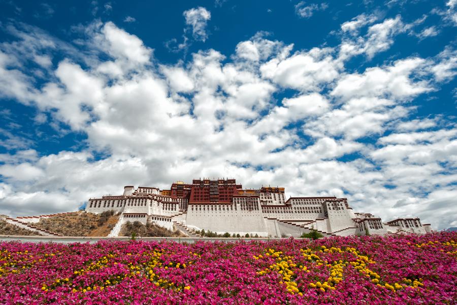 Polata Palace, Lhasa, Tibet | Tibet Travel Guide