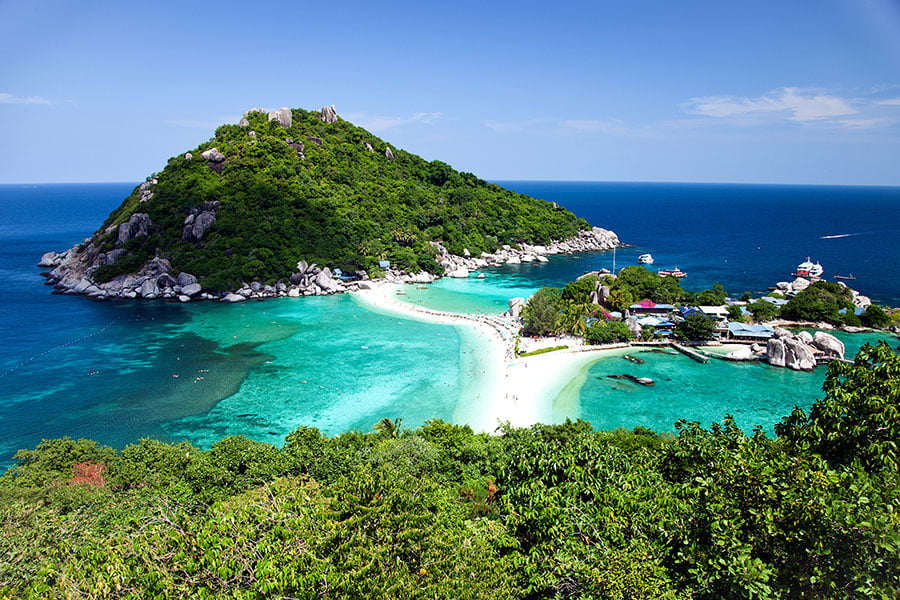 Koh Tao is smaller than the other islands along the east coast