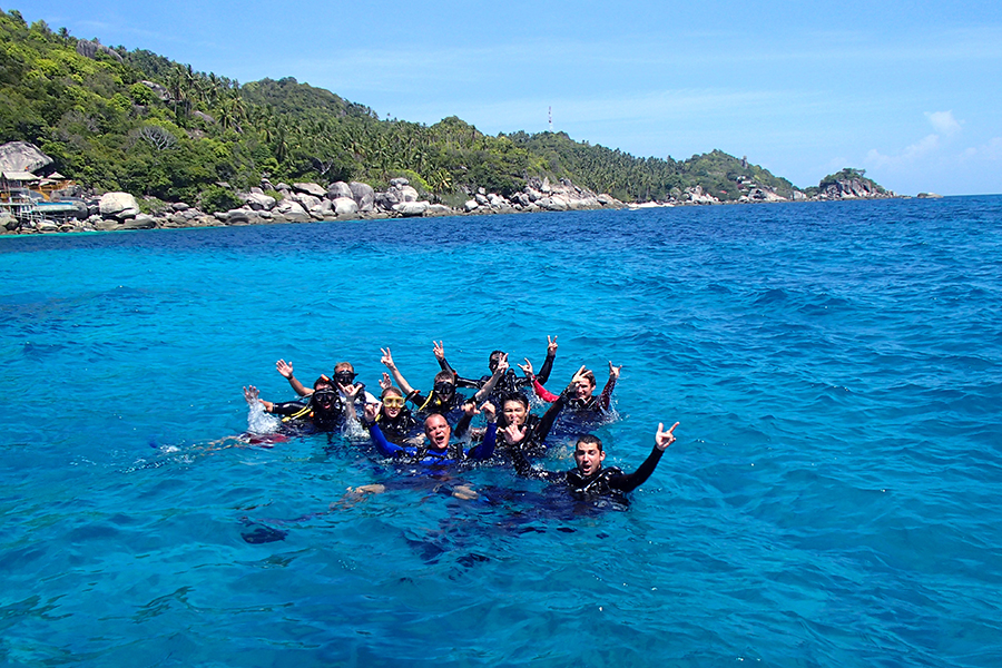 Work as a dive master in Thailand