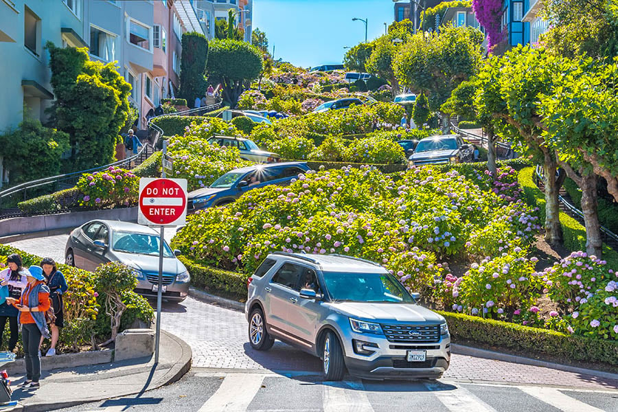 Snake your way down Lombard Street 