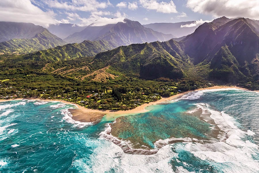 Discover the dramatic beaches of Kauai